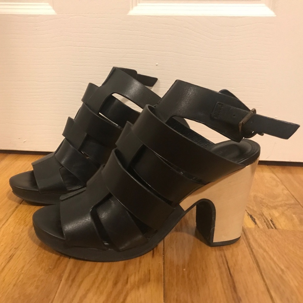 🌺Perfect black heeled sandals🌺